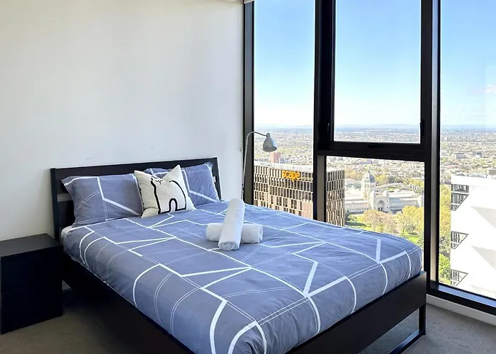 Luxurious 2 Bed Apartment With Captivating View